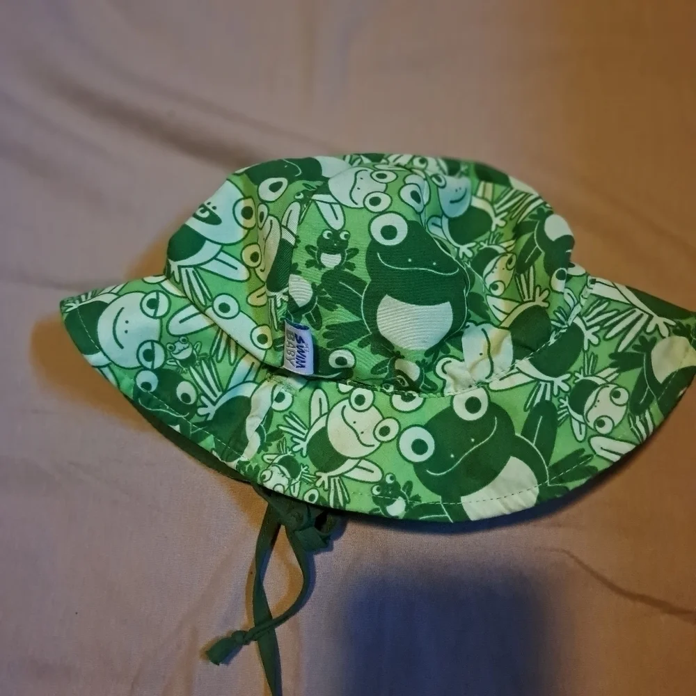 Swimbaby frog Print sun hat size small